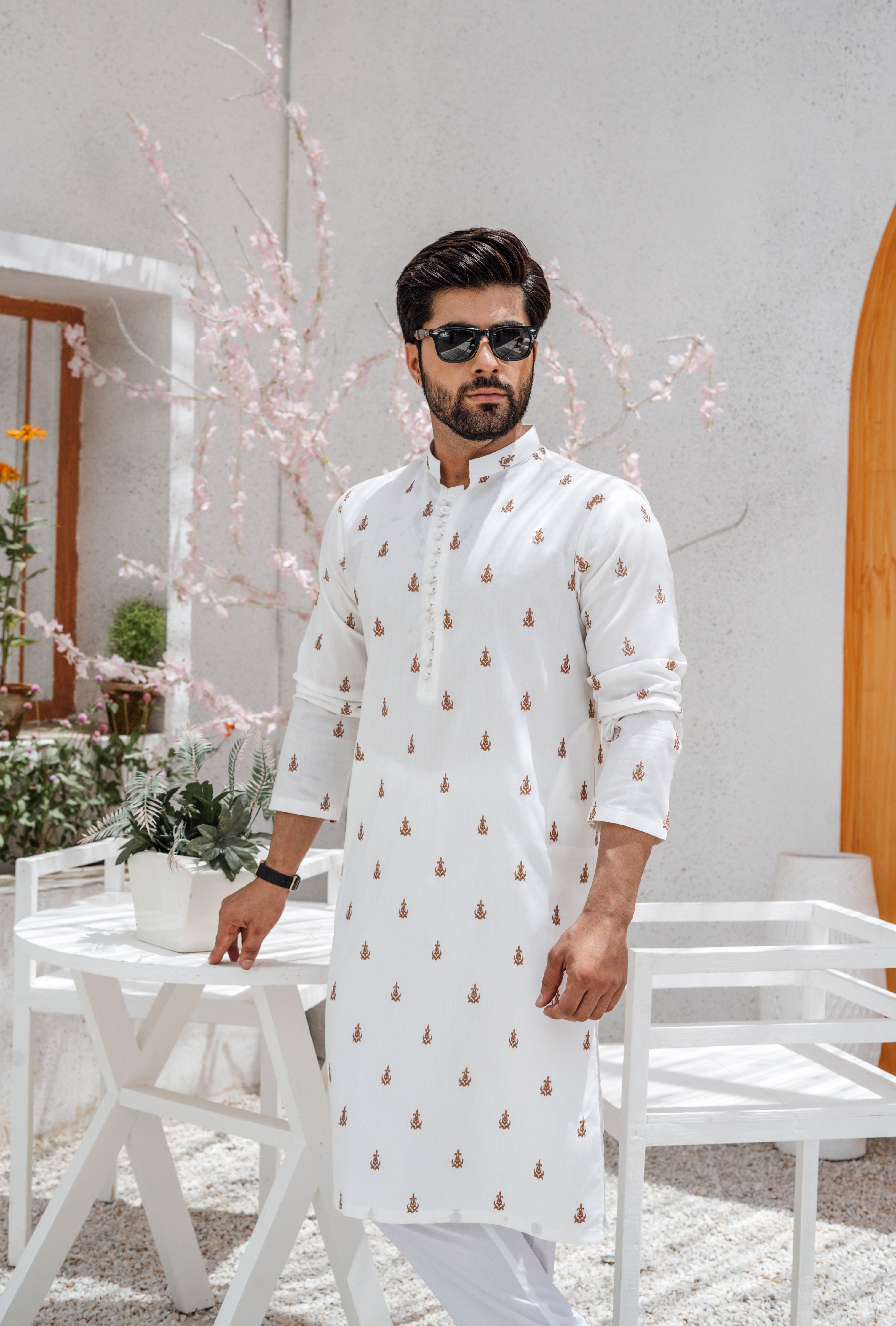 White Embroidered Kurta