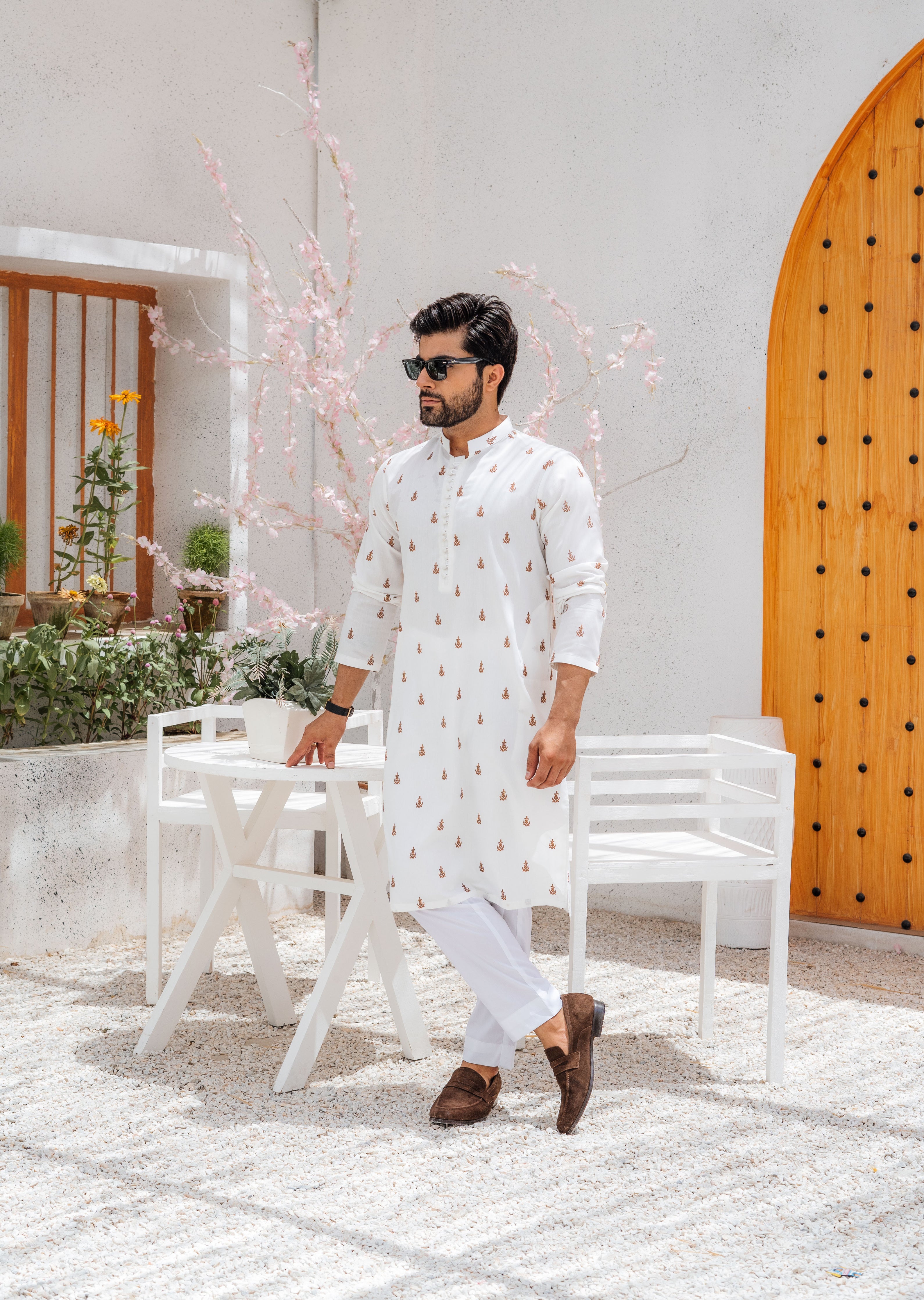 White Embroidered Kurta